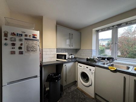 2 bedroom flat to rent - Photo 4