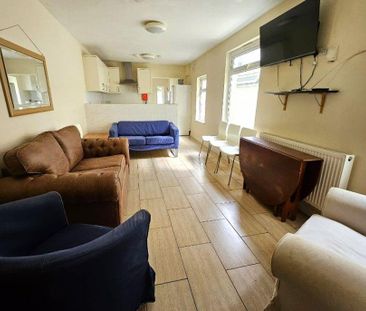 6 bedroom terraced house to rent - Photo 2