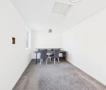 4 bedroom detached house to rent - Photo 5