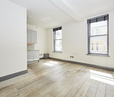 Studio to rent - Photo 1