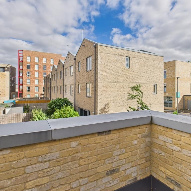 2 bedroom semi-detached house to rent - Photo 1