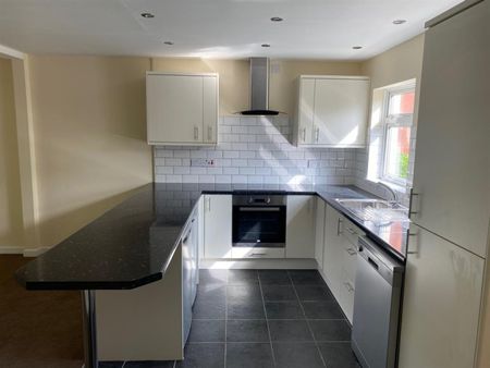 Talgarth Covert, Kings Norton, Birmingham, B38 9TW - Photo 2