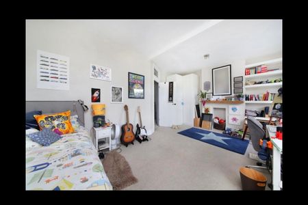 6 Bed Semi-Detached House, Palewell Park, SW14 - Photo 4