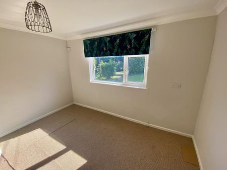 4 bedroom detached house to rent - Photo 4