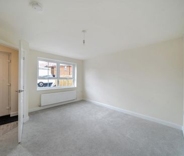 3 Bedroom House - Terraced - Photo 1