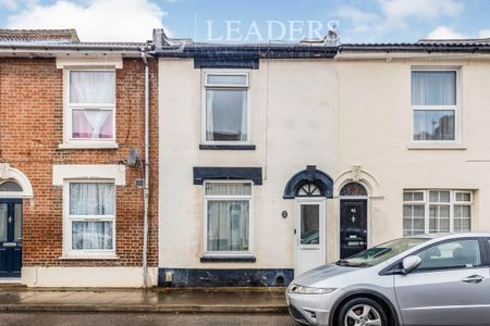 4 bedroom house to rent Guildford Road, Guildford, Portsmouth, PO1 - Photo 3