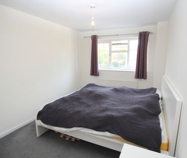 3 Bedroom Mid Terraced House, Handbridge - Photo 4