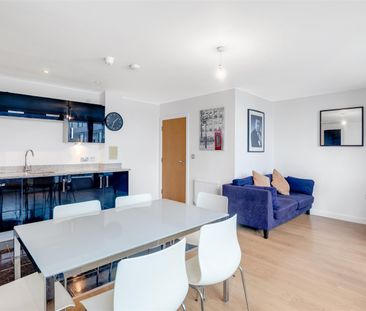 Penthouse To Let - Photo 1