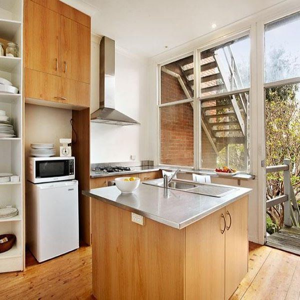 GRAND MANSION 2 BEDROOM VICTORIAN APARTMENT - Photo 1