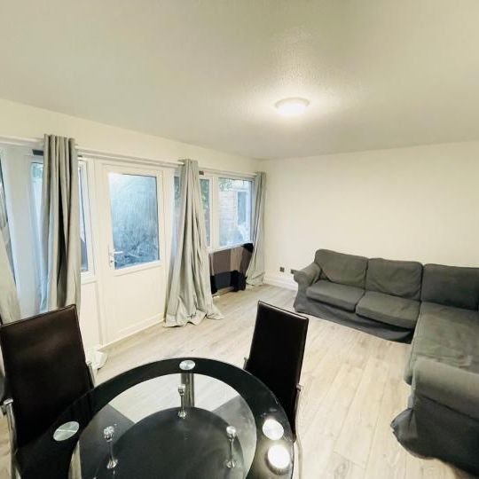 4beds Room Only - Photo 1