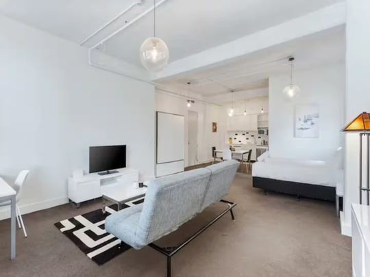 Living With Style - Photo 1