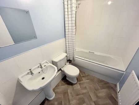 2 bed apartment to rent in TS17 - Photo 4