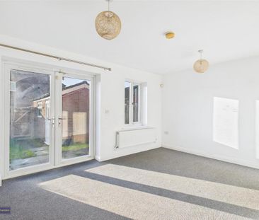 3 bedroom detached house to rent - Photo 1