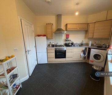 2 bedroom flat to rent - Photo 5