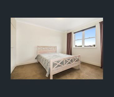 Boutique Living By The Village Green - Photo 2