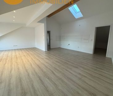 Helle und moderne 3 Zimmer DG-Wohnung mit sonnigem Flair und Balkon... - Photo 2