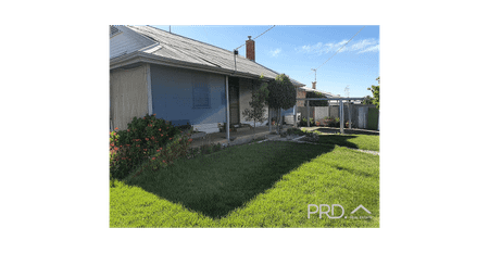 CUTE 3 BEDROOM COTTAGE - Photo 2