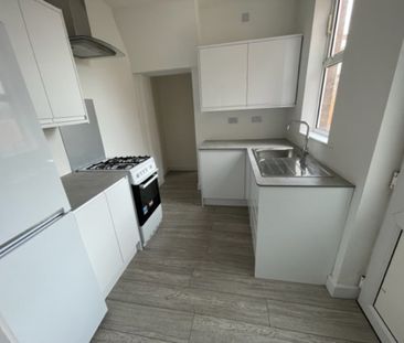 4 Bed Student Accommodation - Photo 2