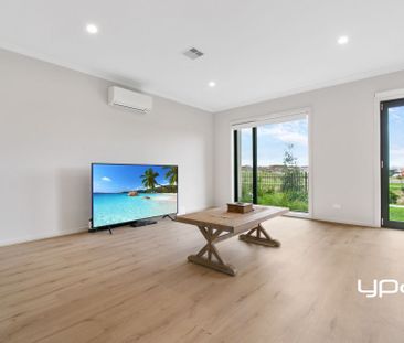 Low Maintenance Townhouse Living - Photo 2