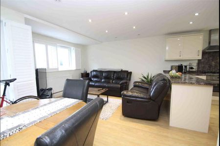 3 bedroom property to rent - Photo 3