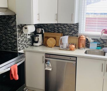 For Lease - 82 A Corby Crescent, Brampton, Ontario - Photo 5