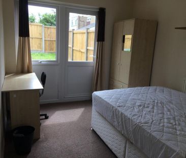 5 bedroom house share to rent - Photo 1