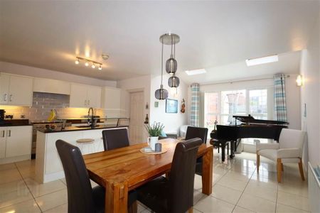 19 Lady Wallace Road, Lisburn, BT28 3WS - Photo 5