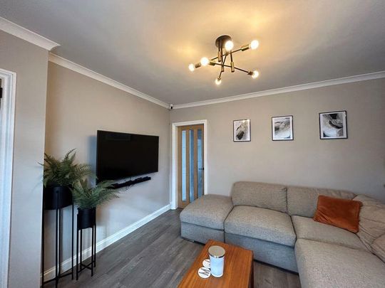 3 bedroom semi-detached house to rent - Photo 1