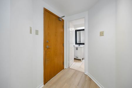 For Lease - 77 Harbour Square Unit# 702, Toronto, Ontario - Photo 2