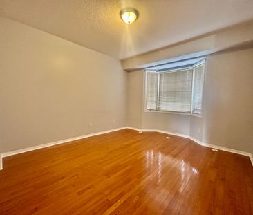 For Lease - 6620 Opera Glass Crescent, Mississauga, Ontario - Photo 4