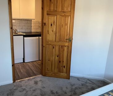 Studio to rent - Photo 3
