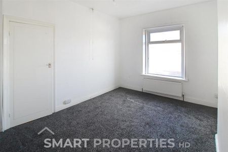 3 bedroom end of terrace house to rent - Photo 3