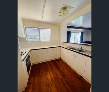 4 Sinnott Court, Moranbah, Qld 4744 - Photo 3