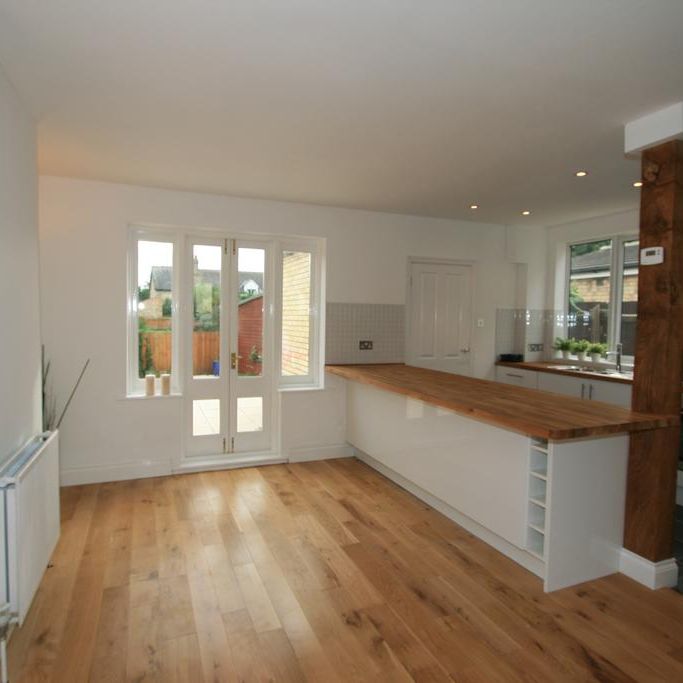 3 bedroom semi-detached house to rent - Photo 1
