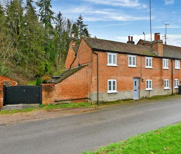 A pretty 3 bed period cottage with a good size rear garden - Photo 4
