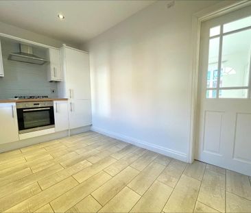 2 bedroom terraced house to rent - Photo 4