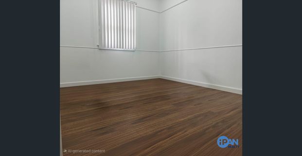 Spacious 4 Beds Family Home in a Convenient Location !! - Photo 1