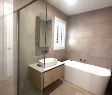 Cranbourne East - Photo 1