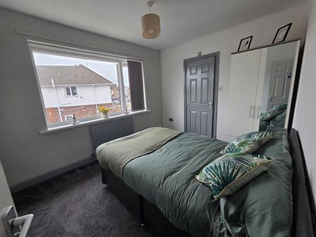 1 bedroom in a house share to rent - Photo 3
