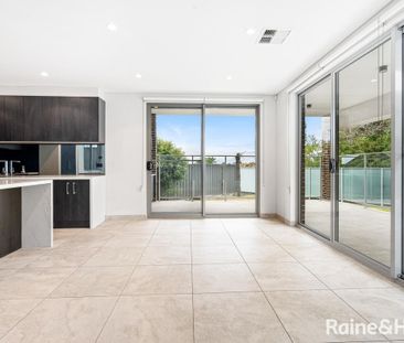 Luxury Family Home with Pool, Alfresco & Designer Finishes - Photo 1