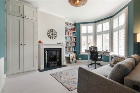 2 Bed Flat, Fieldhouse Road, SW12 - Photo 5