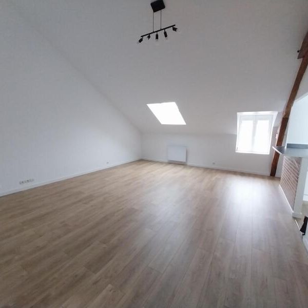 Location Appartement 3 pièces 71m² FLEURY LES AUBRAIS 45400 - Photo 1