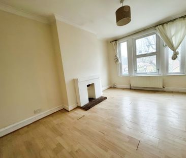 Flat to rent - Brownhill Road, Catford, SE6 - Photo 1