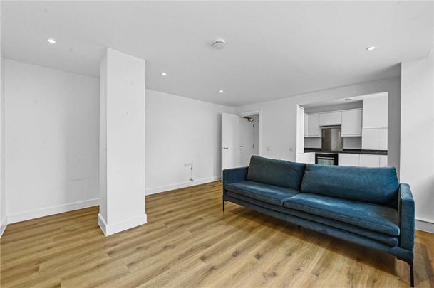 A recently refurbished one bedroom apartment set in a popular development. - Photo 1