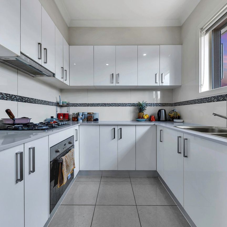 2/30 Hanson Road, 3064, Craigieburn Vic - Photo 1