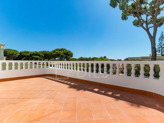 4 room luxury House for rent in Loulé, Distrito de Faro - Photo 1