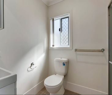 DESIGNER STUDIO APARTMENTS, FULLY FURNISHED – BILLS INCLUDED! - Photo 6