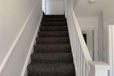 Bedroom Detached House In Winton, BH10 - Photo 5