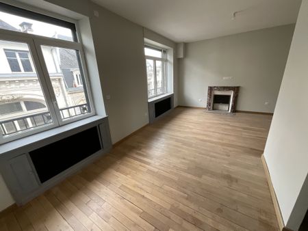 BOURGES - Rue Moyenne - Appartement avec Rooftop + parking + cave. - Photo 5