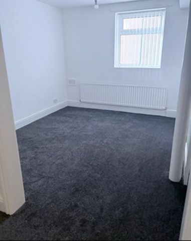 1 Bed Flat, Warren Drive, CH45 - Photo 2